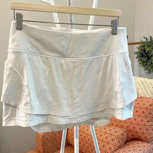 Athleta tennis/active skirt/skort.  Size Medium. White